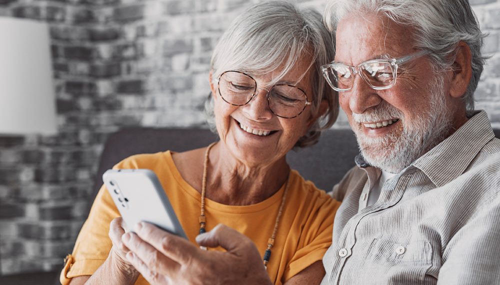 Grandparents calling grandchildren